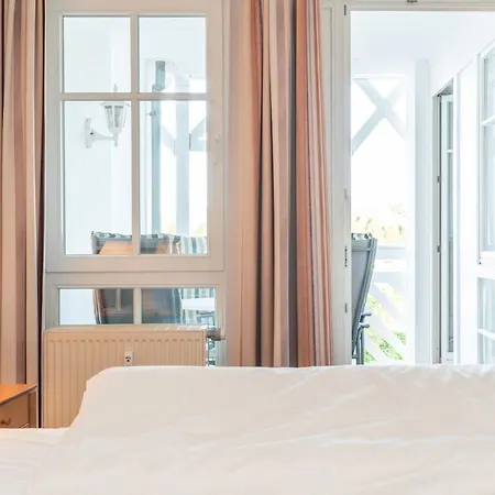 332, Seepark Apartment *